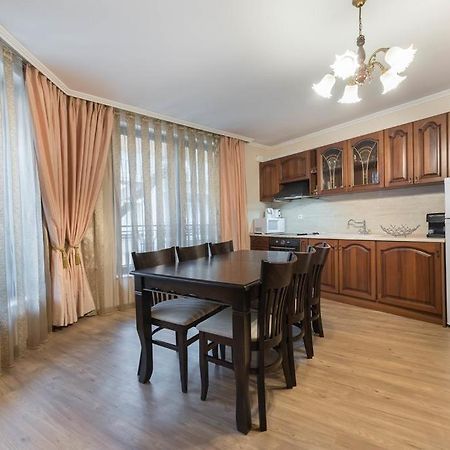 Vazov Residence , Two Bedroom Top Centre Apartment Varna Exterior photo