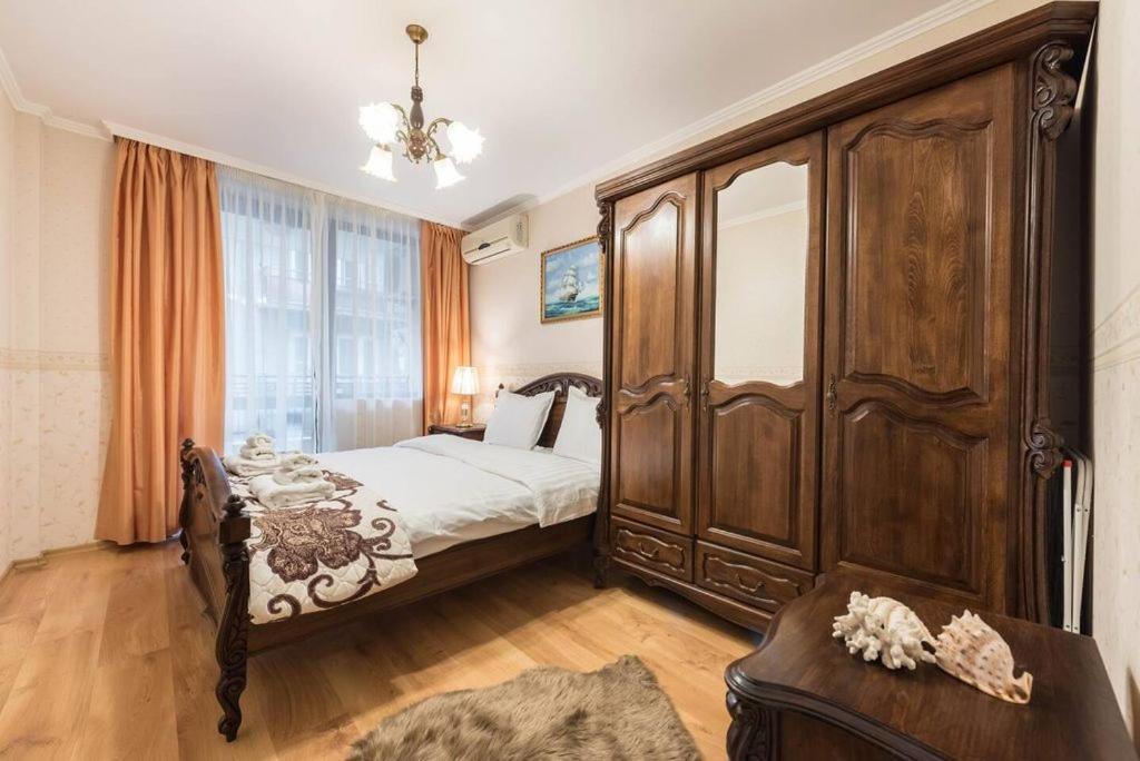 Vazov Residence , Two Bedroom Top Centre Apartment Varna Exterior photo