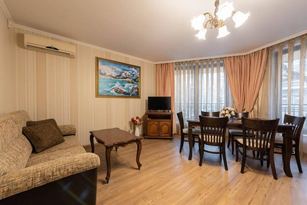 Vazov Residence , Two Bedroom Top Centre Apartment Varna Exterior photo