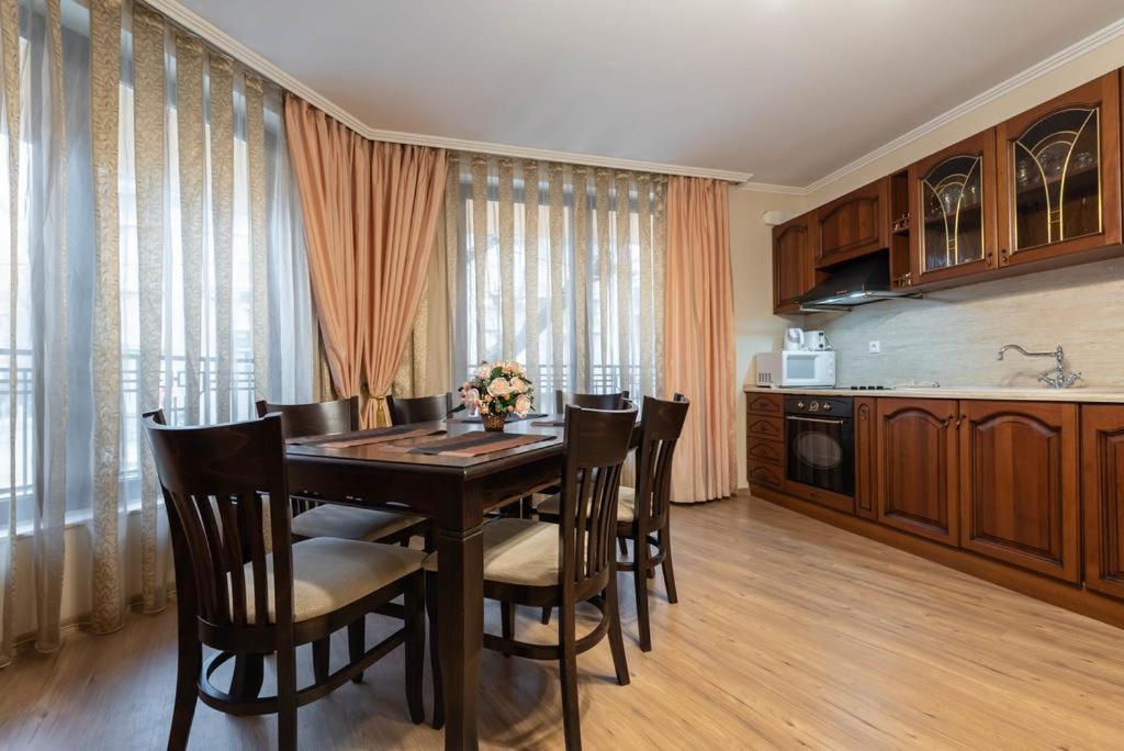 Vazov Residence , Two Bedroom Top Centre Apartment Varna Exterior photo